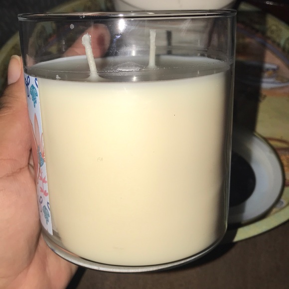 NWT Gardenia Lotus 2 wick candle by Opalhouse - Picture 9 of 9